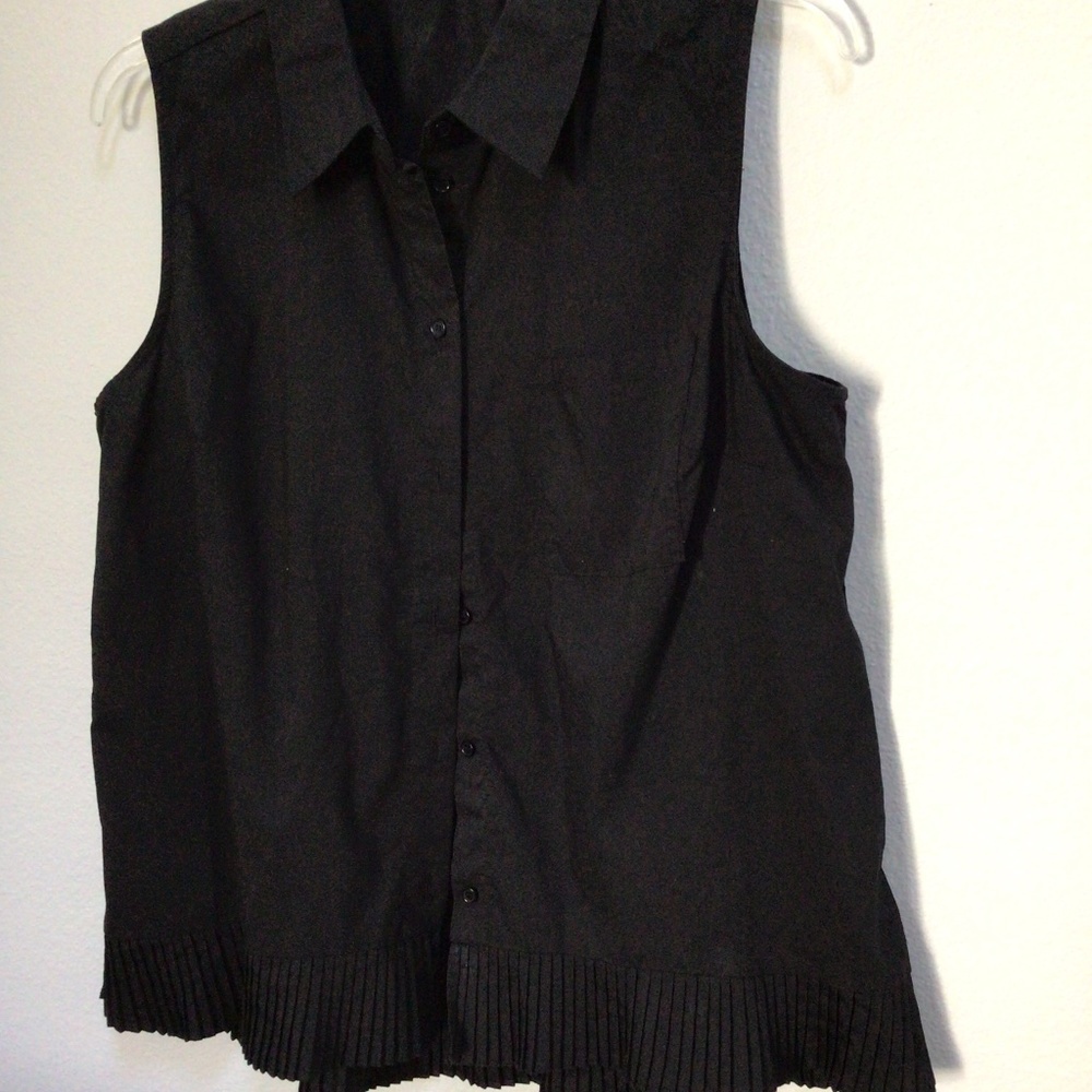 Ruffled bottom top Large